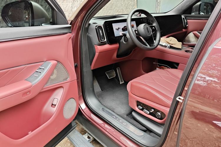 Used Hima AITO M8 2025 Extended-Range Max+ Version 53.4 kWh 5-Seater Edition Driver Seat