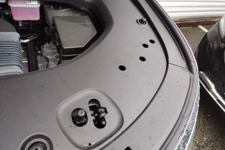 Used Hima AITO M8 2025 Extended-Range Max+ Version 53.4 kWh 5-Seater Edition Engine Bay Left
