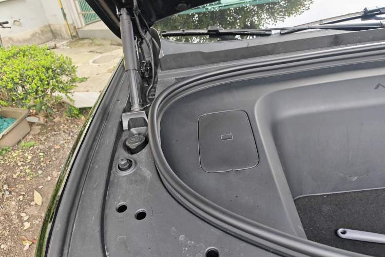 Used Hima AITO M8 2025 Model, Pure Electric Max+ Six-Seat Long-Range Version Engine Bay Right
