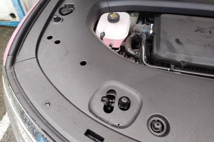 Used Hima AITO M8 2025 Extended-Range Max+ Version 53.4 kWh 5-Seater Edition Engine Bay Right