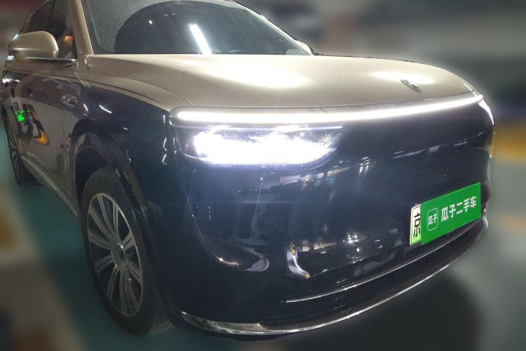 Used Hima AITO M8 2025 Extended-Range Max+ Version 53.4 kWh 6-Seater Edition Front Right 45 Deg