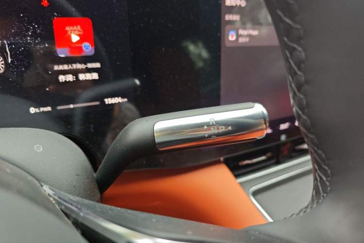Used Hima AITO M8 2025 Extended-Range Max+ Version 53.4 kWh 6-Seater Edition Gear Lever