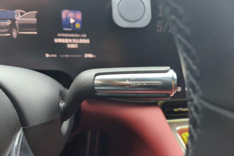 Used Hima AITO M8 2025 Model Pure Electric Max+ Six-Seater All-Wheel-Drive (896-line LiDAR) Gear Lever