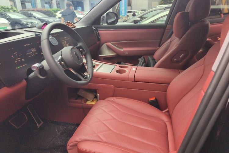 Used Hima AITO M8 2025 Model Pure Electric Max+ Six-Seater All-Wheel-Drive (896-line LiDAR) Left Front Seat