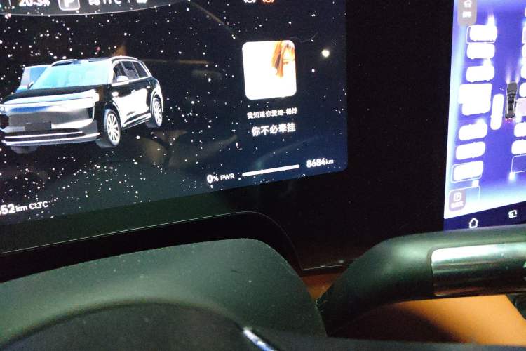 Used Hima AITO M8 2025 Extended-Range Max+ Version 53.4 kWh 6-Seater Edition Odometer Close Up