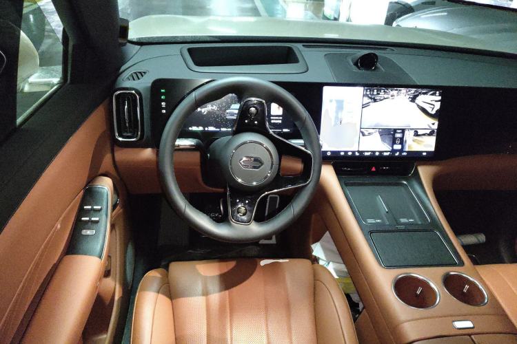 Used Hima AITO M8 2025 Extended-Range Max+ Version 53.4 kWh 6-Seater Edition Steering Wheel