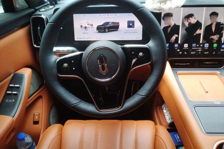 Used Hima AITO M8 2025 Extended-Range Max+ Version 53.4 kWh 5-Seater Edition Steering Wheel