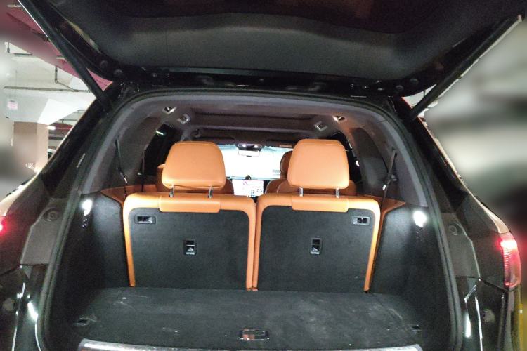 Used Hima AITO M8 2025 Extended-Range Max+ Version 53.4 kWh 6-Seater Edition Trunk