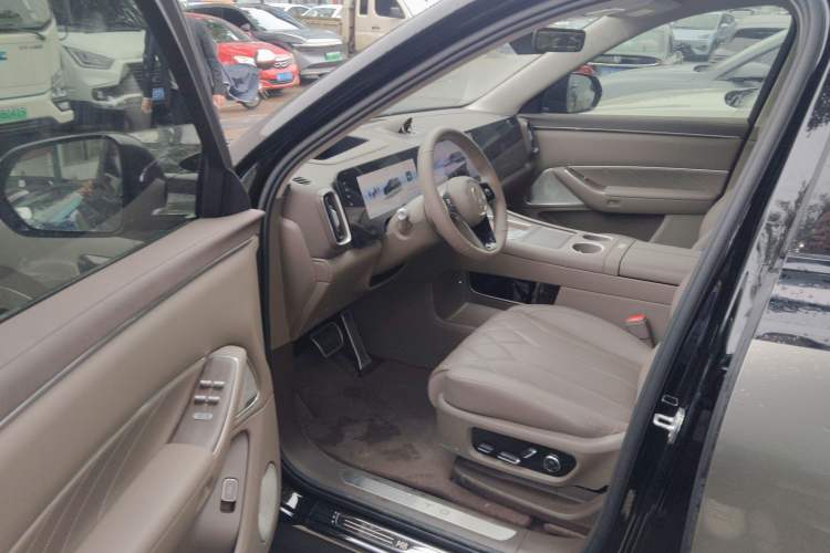 Used Hima AITO M8 2025 Model, Pure Electric Max+ Six-Seat Long-Range Version Driver Seat