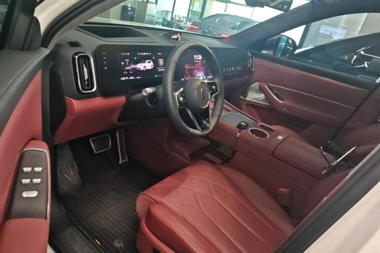 Used Hima AITO M8 2025 Extended-Range Max+ Version 53.4 kWh 5-Seater Edition Driver Seat