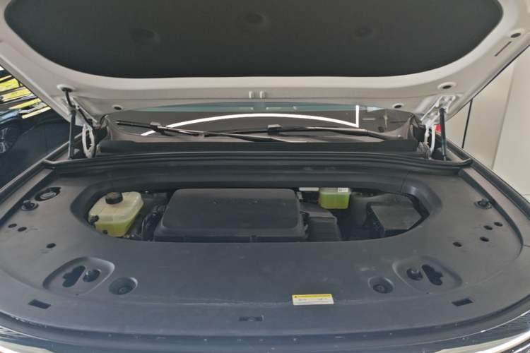 Used Hima AITO M8 2025 Extended-Range Max+ Version 53.4 kWh 5-Seater Edition Engine Bay