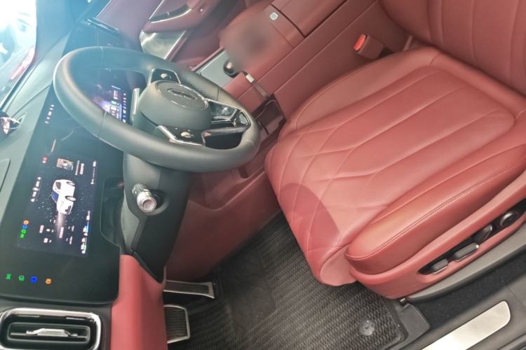 Used Hima AITO M8 2025 Extended-Range Max+ Version 53.4 kWh 5-Seater Edition Left Front Seat