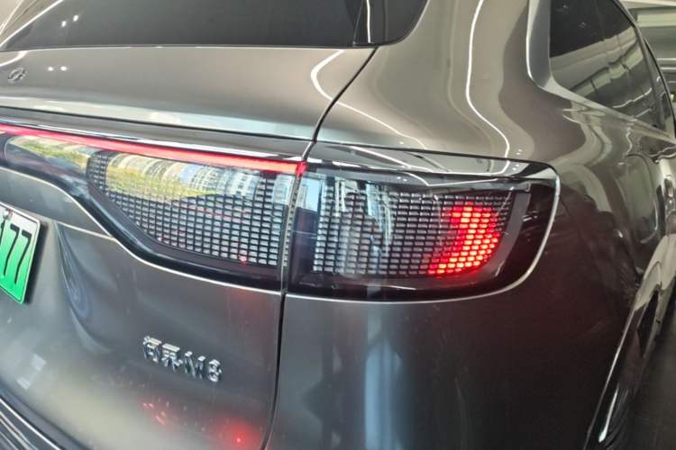 Used Hima AITO M8 2025 Extended-Range Max+ Version 53.4 kWh 5-Seater Edition Right Rear Taillight
