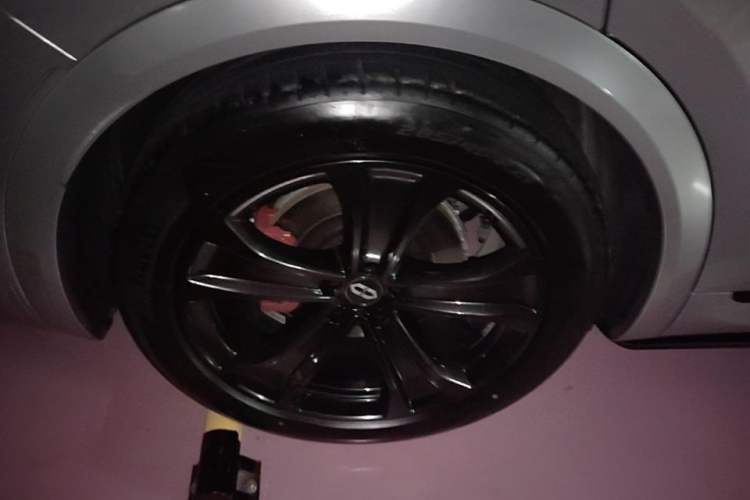Used Hima AITO M8 2025 Extended-Range Max+ Version 53.4 kWh 6-Seater Edition Right Rear Wheel Hub