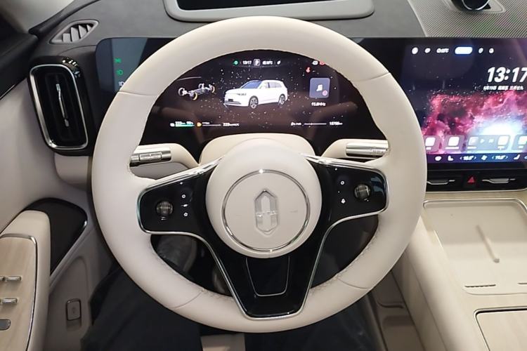 Used Hima AITO M8 2025 Extended-Range Max+ Version 53.4 kWh 5-Seater Edition Steering Wheel