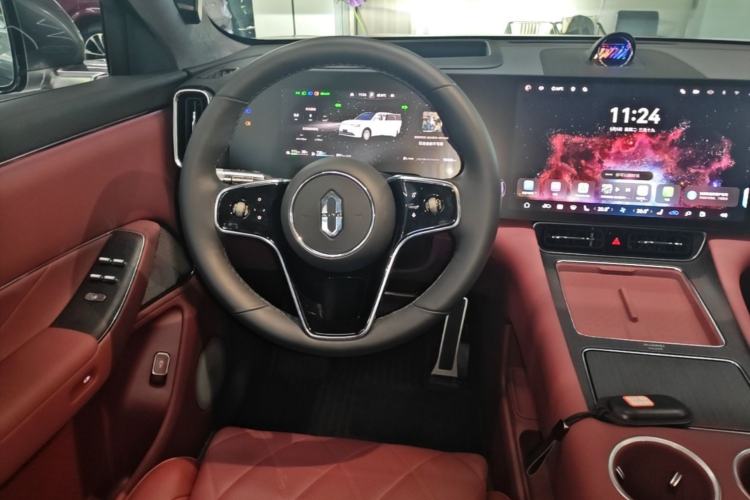 Used Hima AITO M8 2025 Extended-Range Max+ Version 53.4 kWh 5-Seater Edition Steering Wheel