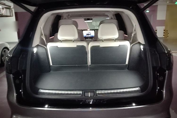 Used Hima AITO M8 2025 Extended-Range Max+ Version 53.4 kWh 6-Seater Edition Trunk
