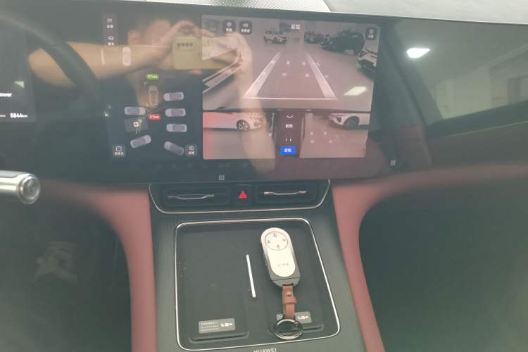Used Hima AITO M8 2025 Extended-Range Max+ Version 53.4 kWh 5-Seater Edition Audio And AC Panel