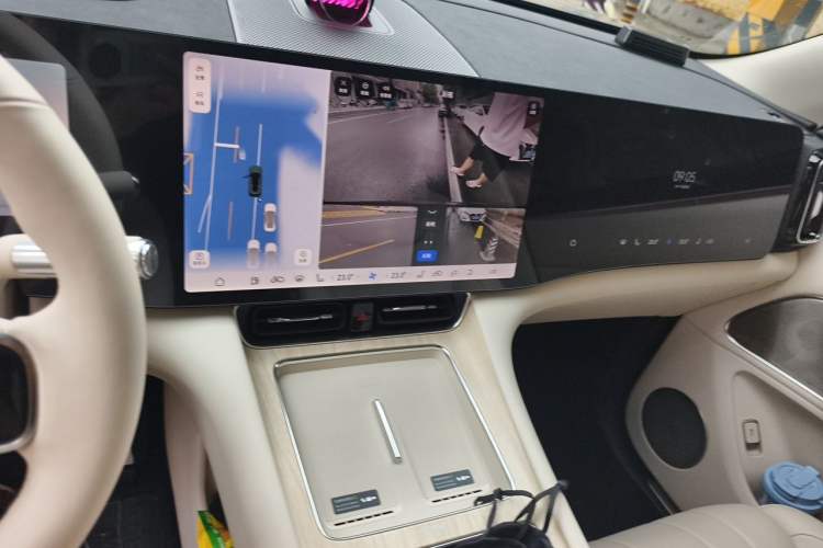 Used Hima AITO M8 2025 Extended-Range Max+ Version 53.4 kWh 5-Seater Edition Audio And AC Panel