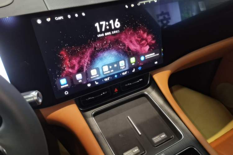 Used Hima AITO M8 2025 Extended-Range Ultra Version 53.4 kWh 6-Seater Edition Audio And AC Panel