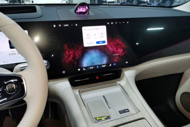Used Hima AITO M8 2025 Extended-Range Max+ Version 53.4 kWh 5-Seater Edition Audio And AC Panel