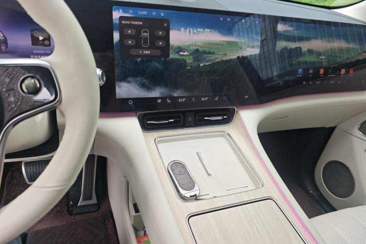 Used Hima AITO M8 2025 Extended-Range Ultra Version 53.4 kWh 6-Seater Edition Audio And AC Panel