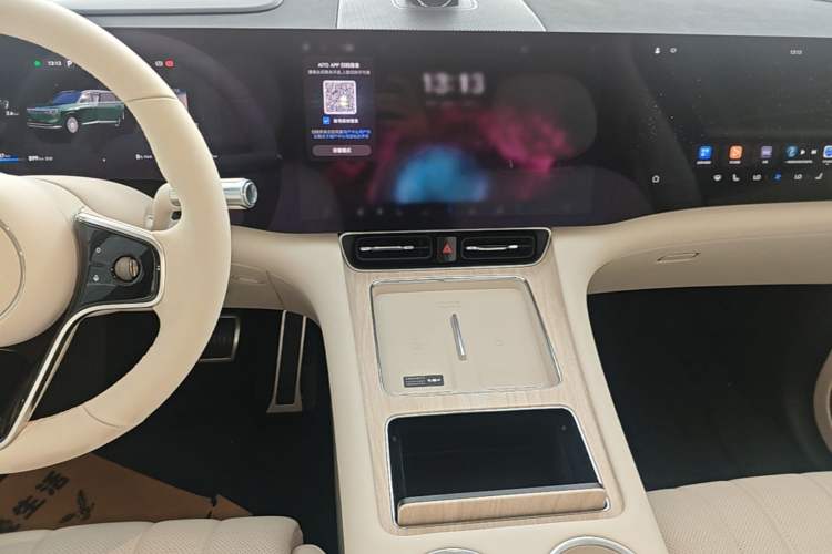 Used Hima AITO M8 2025 Extended-Range Ultra Version 53.4 kWh 6-Seater Edition Audio And AC Panel