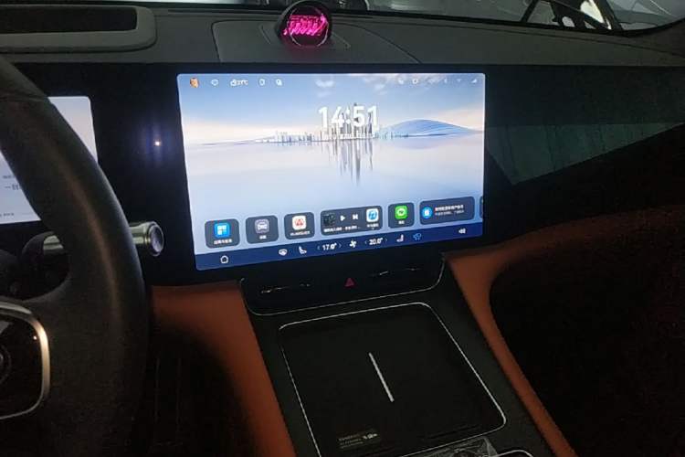 Used Hima AITO M8 2025 Extended-Range Ultra Version 53.4 kWh 6-Seater Edition Audio And AC Panel