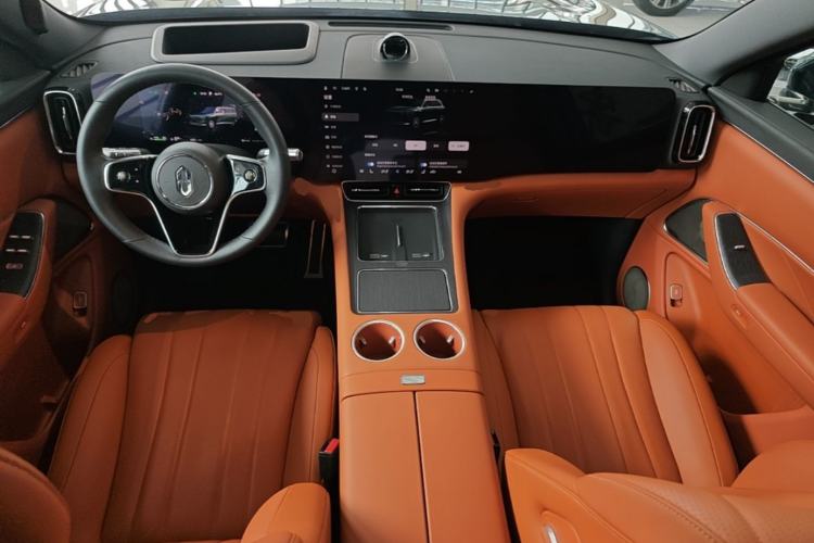 Used Hima AITO M8 2025 Extended-Range Ultra Version 53.4 kWh 6-Seater Edition Center Console