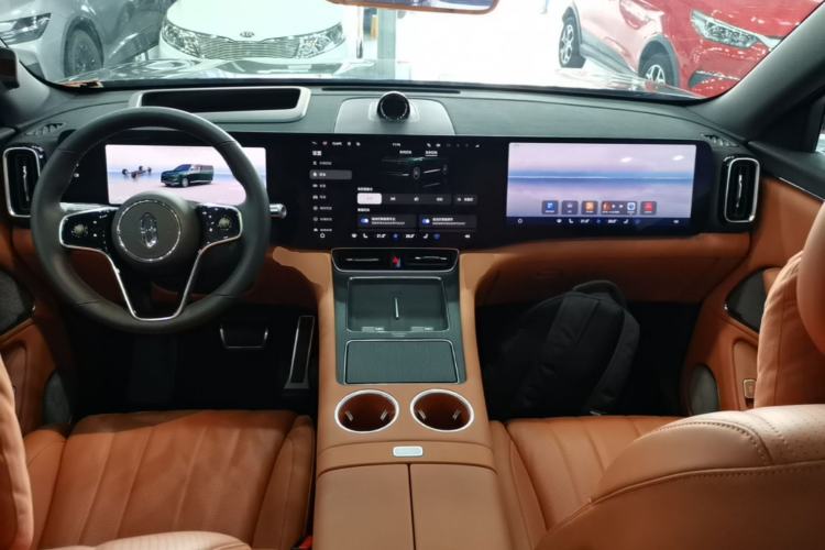 Used Hima AITO M8 2025 Extended-Range Ultra Version 53.4 kWh 6-Seater Edition Center Console