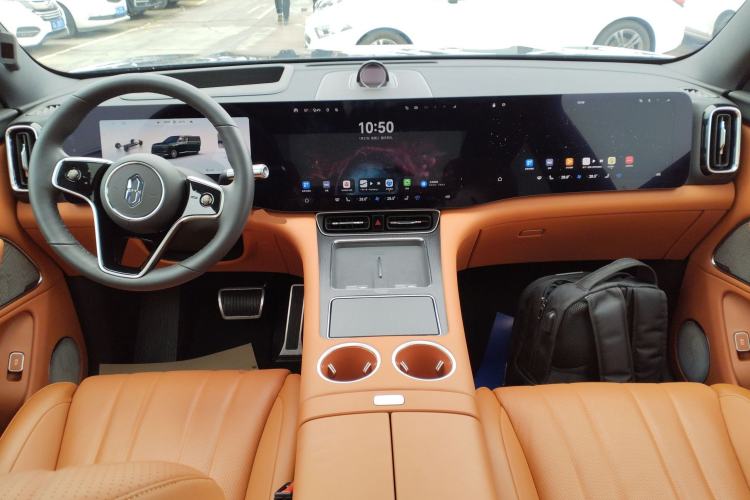 Used Hima AITO M8 2025 Extended-Range Ultra Version 53.4 kWh 6-Seater Edition Center Console
