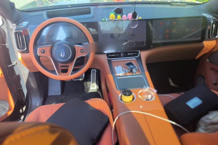 Used Hima AITO M8 2025 Model, Pure Electric Max+ Five-Seat All-Wheel-Drive Version Center Console