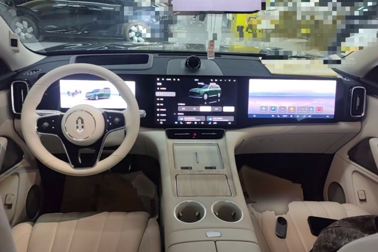 Used Hima AITO M8 2025 Extended-Range Max+ Version 53.4 kWh 6-Seater Edition Center Console