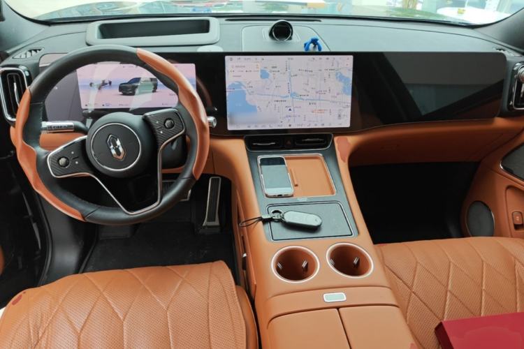 Used Hima AITO M8 2025 Extended-Range Max+ Version 53.4 kWh 6-Seater Edition Center Console