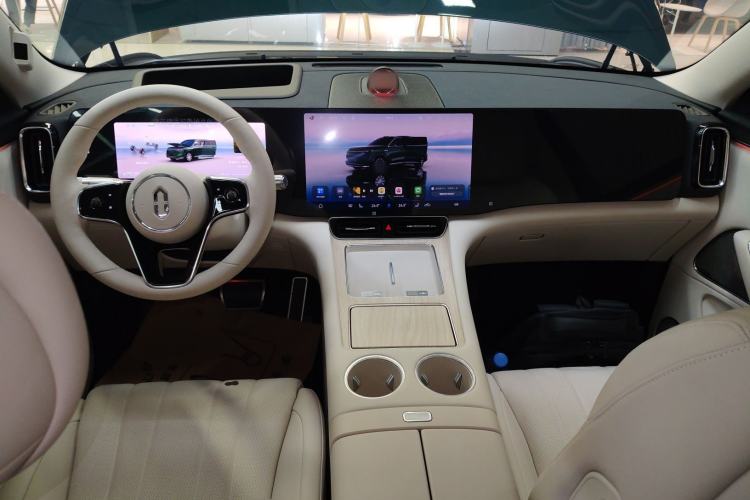 Used Hima AITO M8 2025 Extended-Range Max+ Version 53.4 kWh 5-Seater Edition Center Console