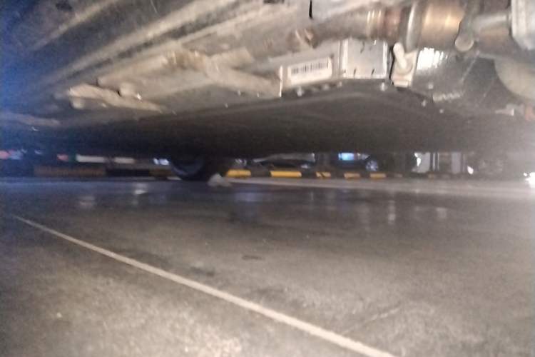 Used Hima AITO M8 2025 Extended-Range Max Version 37 kWh 5-Seater Chassis Front Right