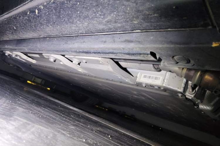 Used Hima AITO M8 2025 Extended-Range Max Version 37 kWh 5-Seater Chassis Front Right