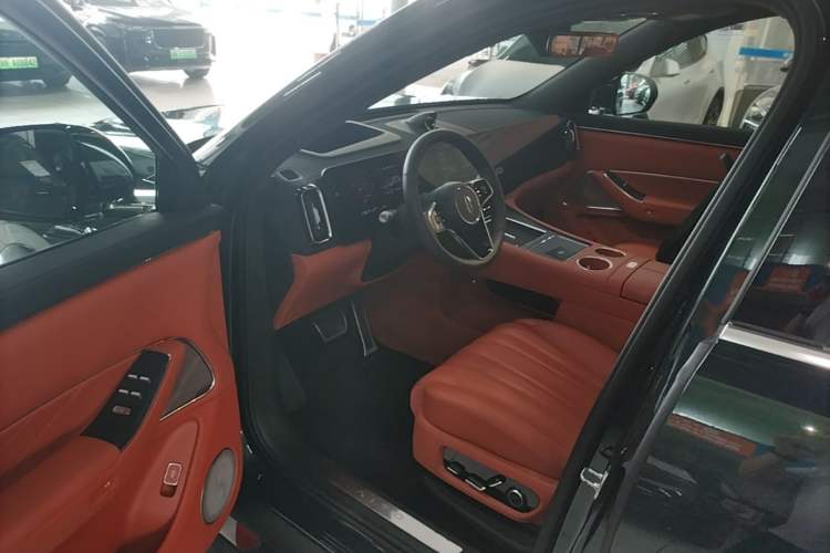 Used Hima AITO M8 2025 Extended-Range Ultra Version 53.4 kWh 6-Seater Edition Driver Seat