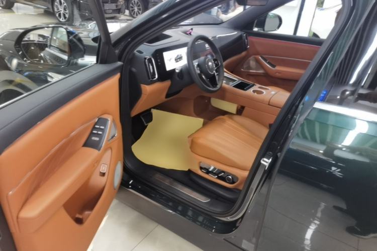 Used Hima AITO M8 2025 Extended-Range Ultra Version 53.4 kWh 6-Seater Edition Driver Seat
