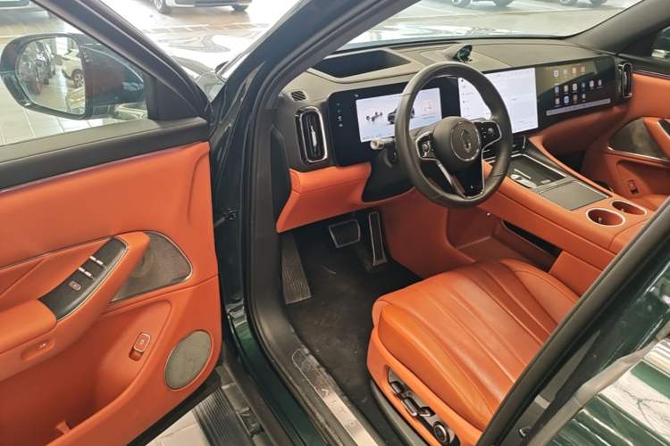 Used Hima AITO M8 2025 Extended-Range Ultra Version 53.4 kWh 6-Seater Edition Driver Seat