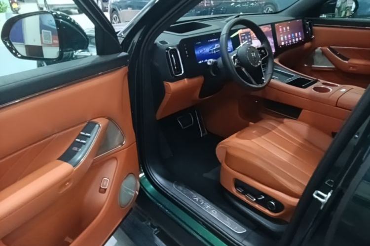Used Hima AITO M8 2025 Extended-Range Ultra Version 53.4 kWh 6-Seater Edition Driver Seat