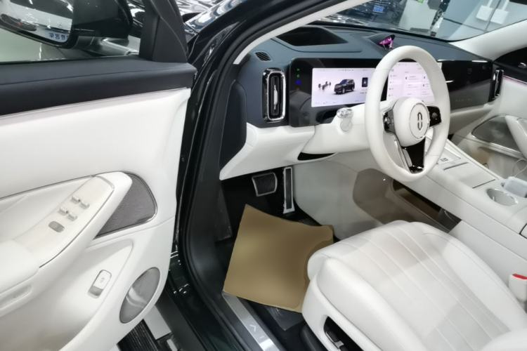 Used Hima AITO M8 2025 Extended-Range Max+ Version 53.4 kWh 5-Seater Edition Driver Seat