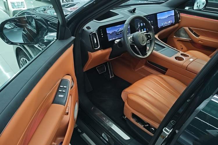 Used Hima AITO M8 2025 Extended-Range Ultra Version 53.4 kWh 6-Seater Edition Driver Seat