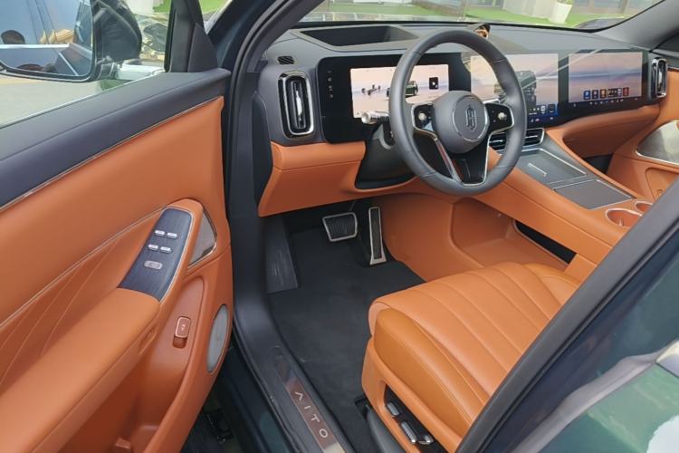 Used Hima AITO M8 2025 Extended-Range Ultra Version 53.4 kWh 6-Seater Edition Driver Seat