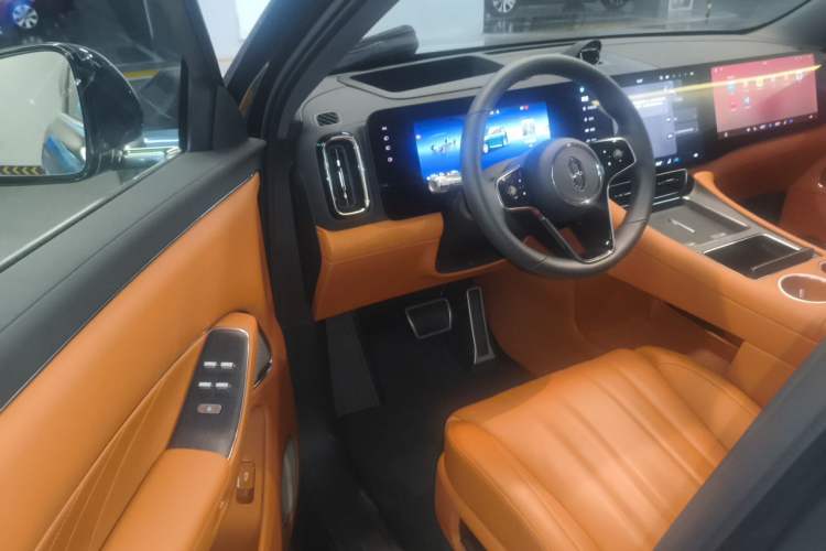 Used Hima AITO M8 2025 Extended-Range Ultra Version 53.4 kWh 6-Seater Edition Driver Seat