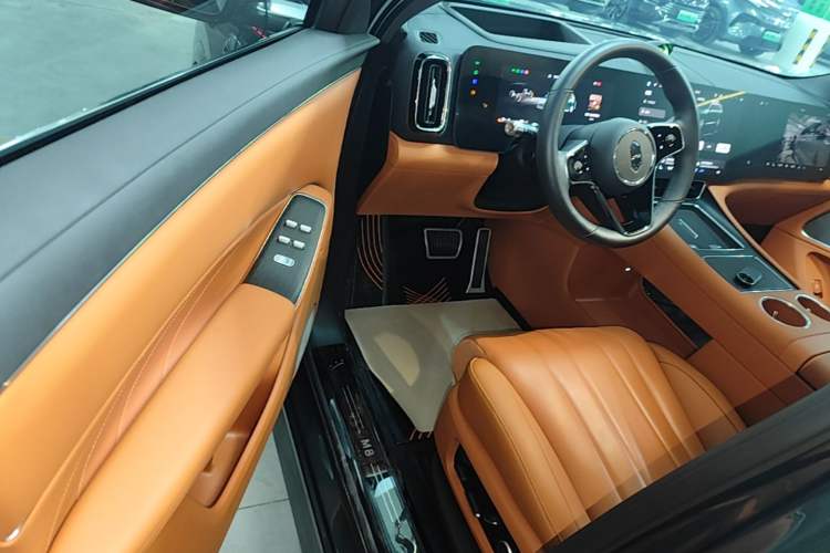 Used Hima AITO M8 2025 Extended-Range Max+ Version 53.4 kWh 5-Seater Edition Driver Seat