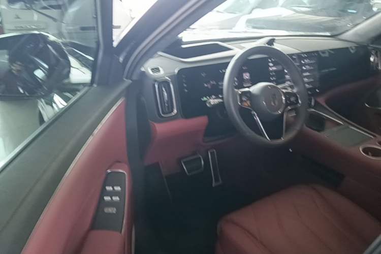 Used Hima AITO M8 2025 Extended-Range Max+ Version 53.4 kWh 6-Seater Edition Driver Seat