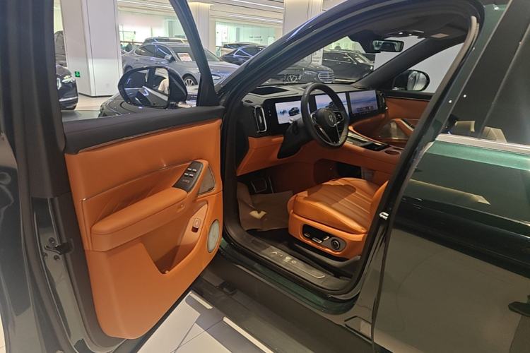 Used Hima AITO M8 2025 Extended-Range Ultra Version 53.4 kWh 6-Seater Edition Driver Seat
