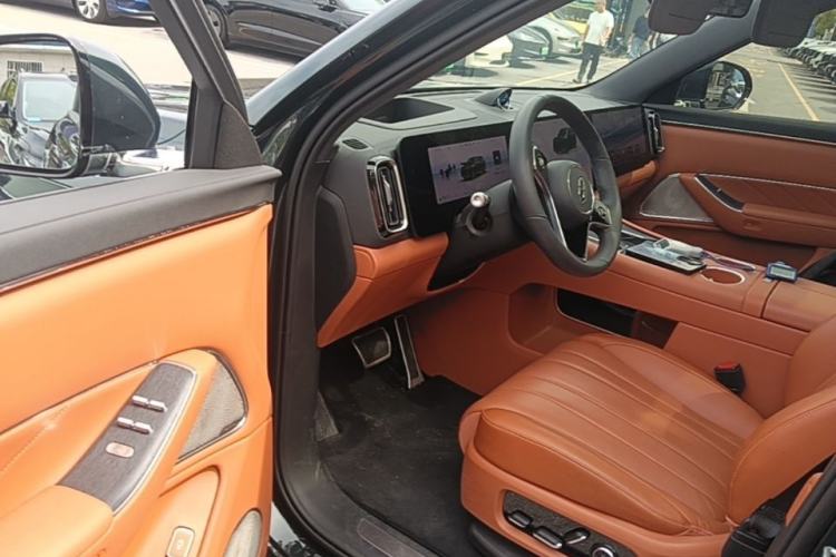 Used Hima AITO M8 2025 Extended-Range Max+ Version 53.4 kWh 5-Seater Edition Driver Seat