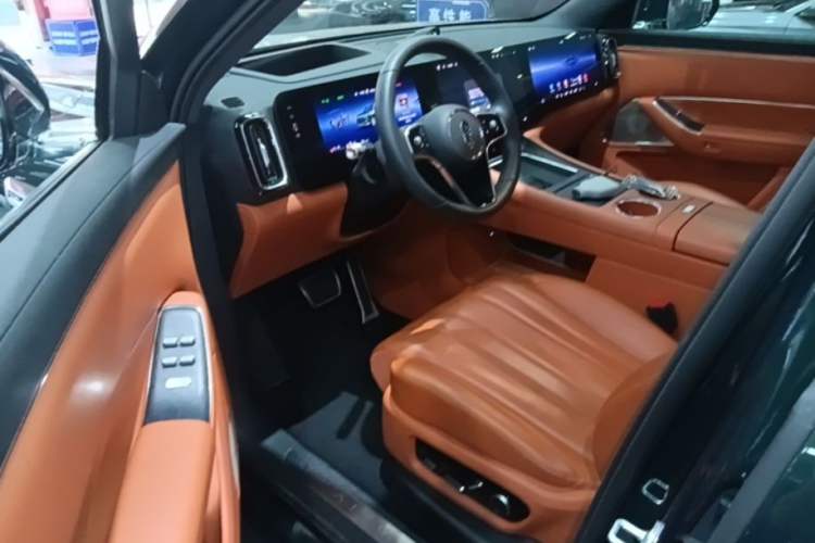 Used Hima AITO M8 2025 Extended-Range Ultra Version 53.4 kWh 6-Seater Edition Driver Seat